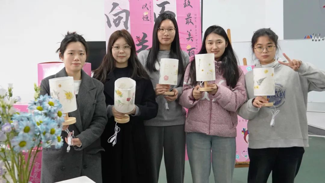 管家婆马报彩图